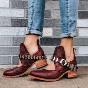 NIB Freebird Blade in wine